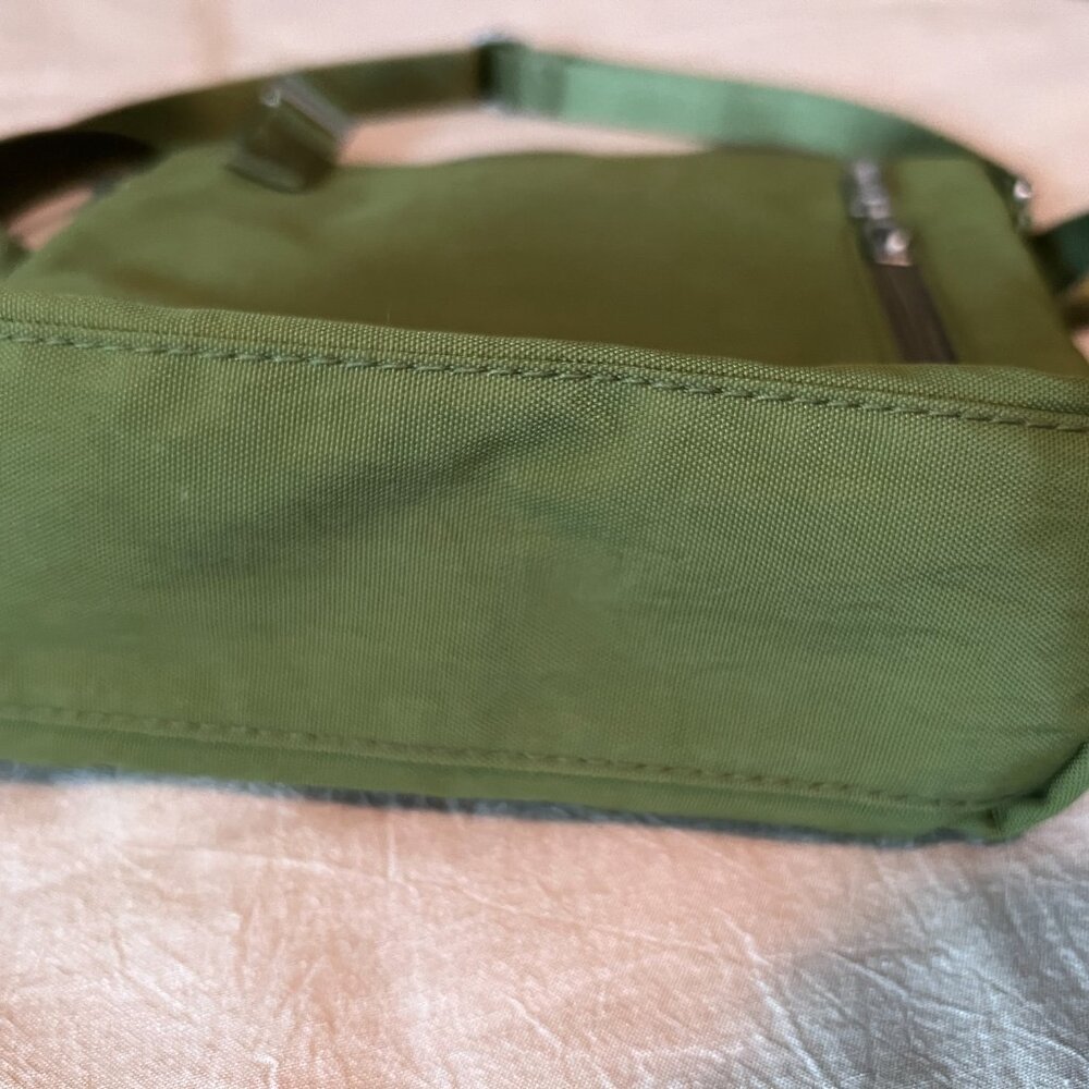 BAGGALLINI - Modern Pocket Crossbody - Green with Pink Interior  - VGUC - Picture 12 of 16